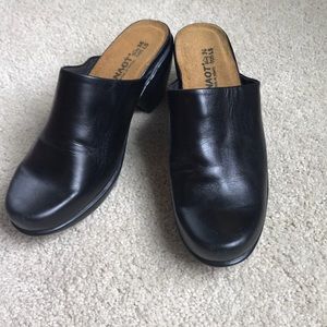 NAOT leather clogs/mules 36